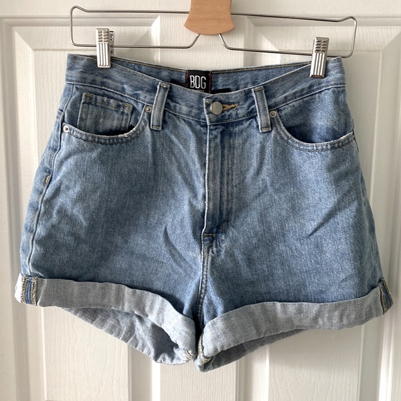 BDG mom jean shorts. Size 27. - Picture 1 of 1